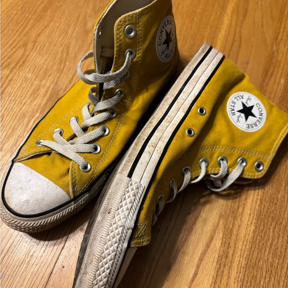 Men’s Converse Chuck Taylor High Tops size 9 - Picture 4 of 5